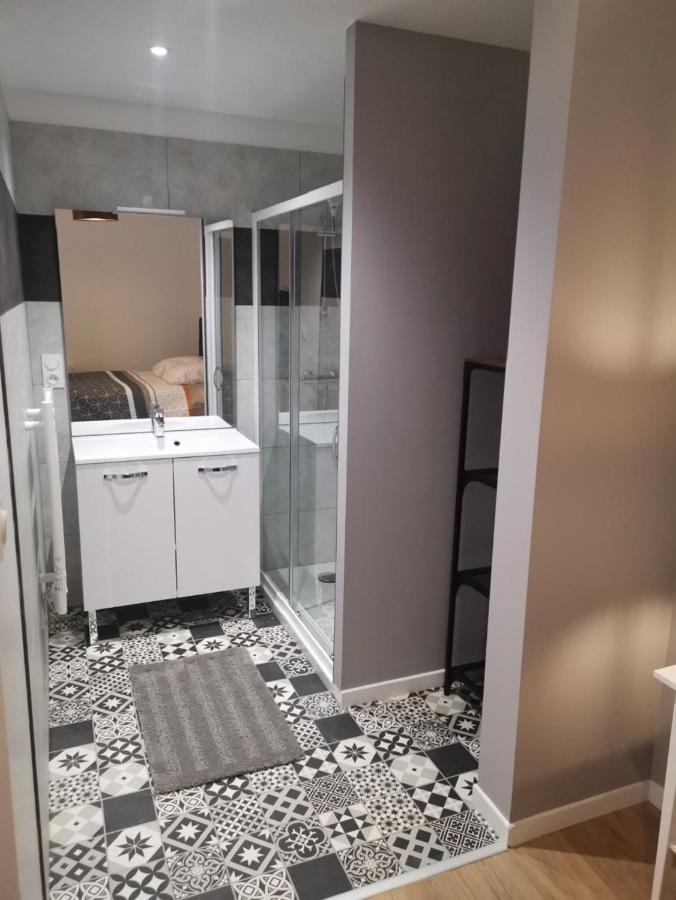 Cosy Et Moderne En Centre Ville, Fibre Haut Debit Ernee Ngoại thất bức ảnh