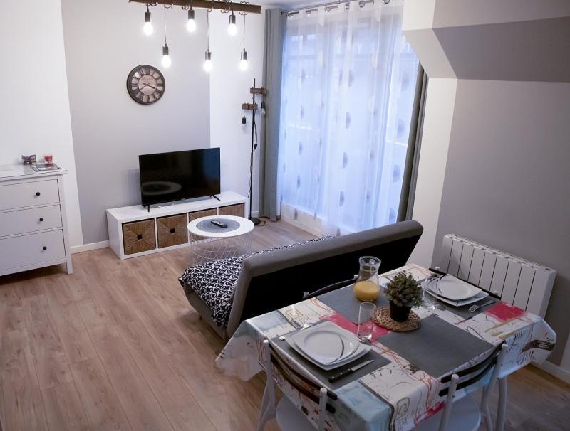 Cosy Et Moderne En Centre Ville, Fibre Haut Debit Ernee Ngoại thất bức ảnh